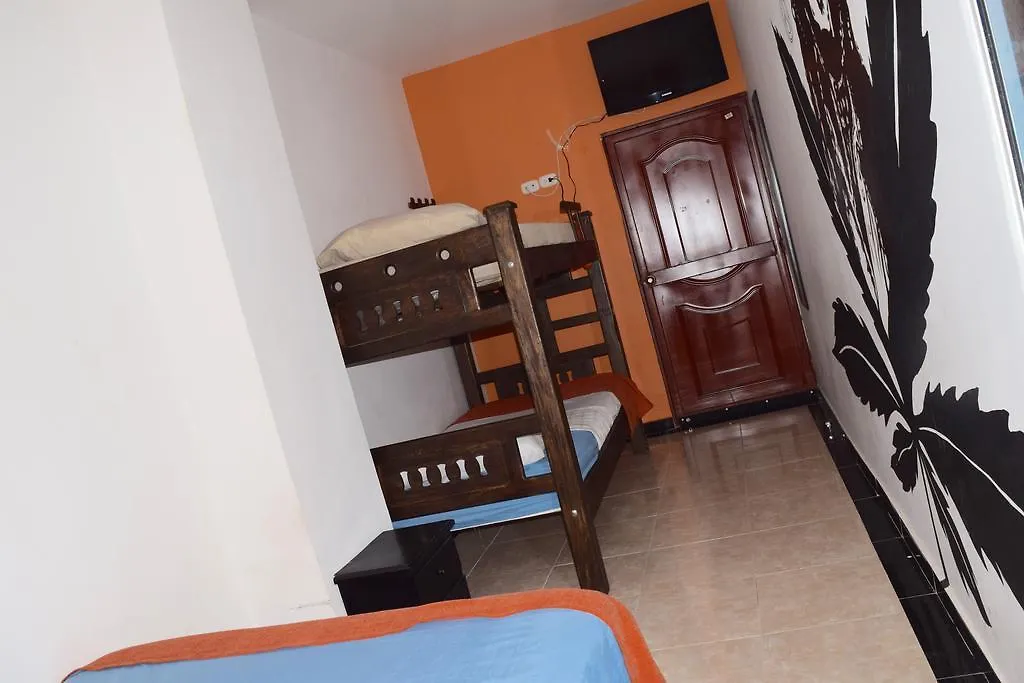 Zleeping Hostel Santa Marta